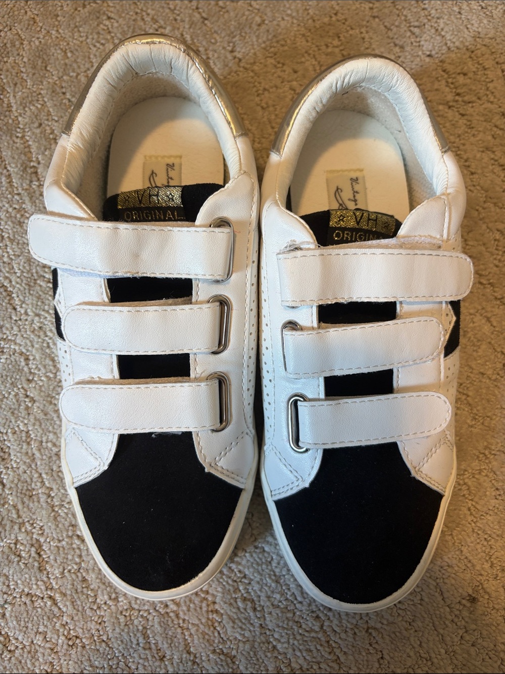 Vintage Havana White and Black Velcro Sneakers 6.5